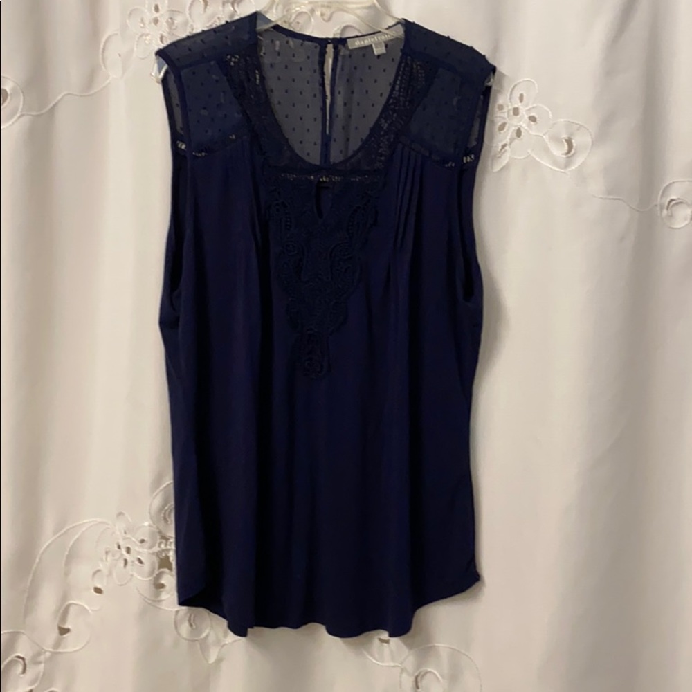Daniel Rainn women’s top